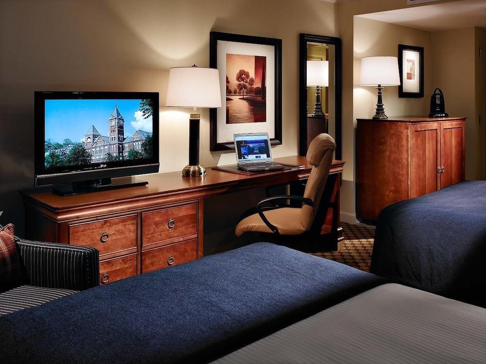 The Hotel At Auburn University Room photo