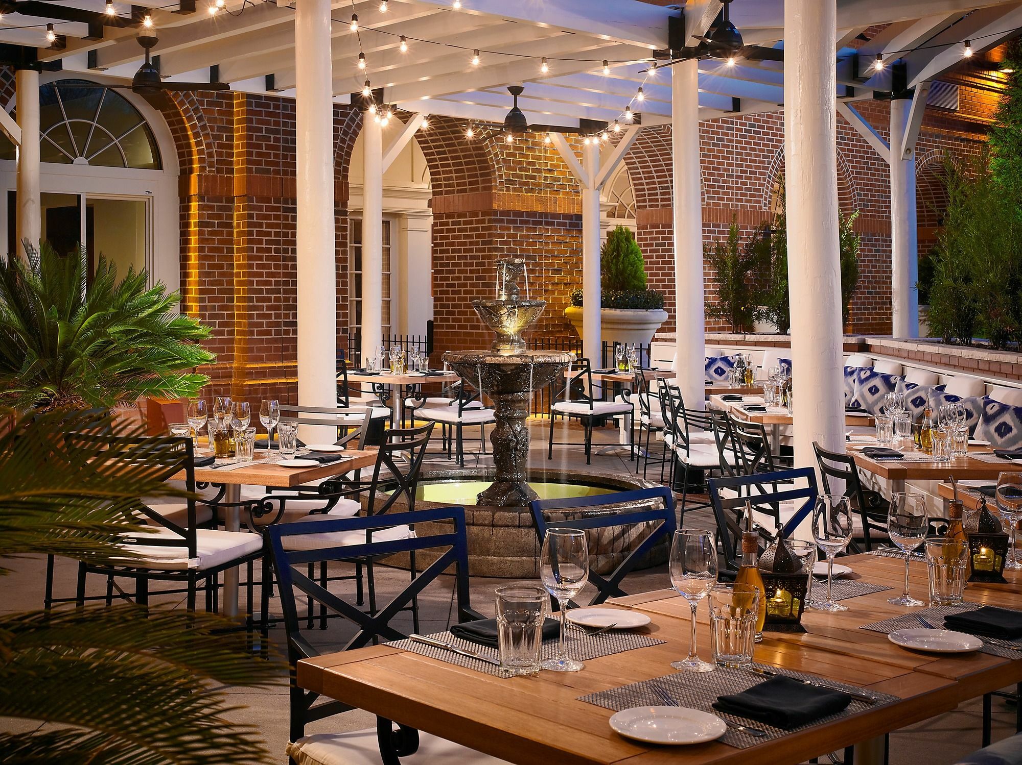 The Hotel At Auburn University Exterior photo